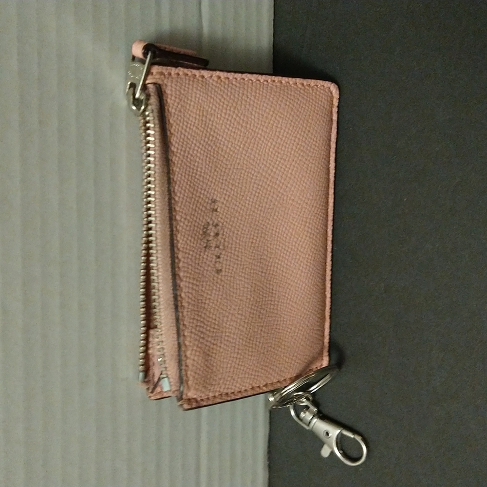 VGUC. Coach blush pink card holder / keychain.